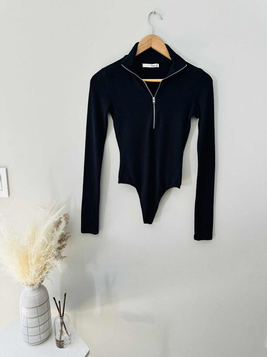 Wilfred Free Black Zip-Front Ribbed Long Sleeve Bodysuit, Size Small - Picture 1 of 4